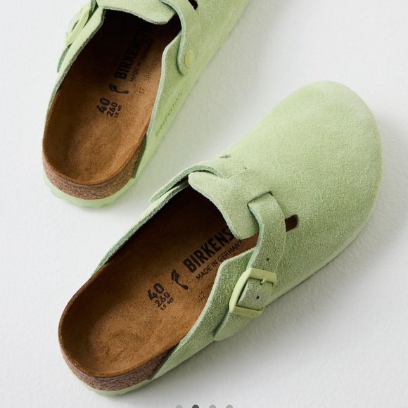 Boston Soft Footbed Birkenstock in Faded Lime - Picture 3 of 5